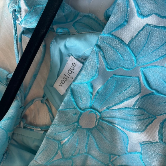 Blue Corseté like Crop Top with Puff Sleeves - Picture 4 of 6